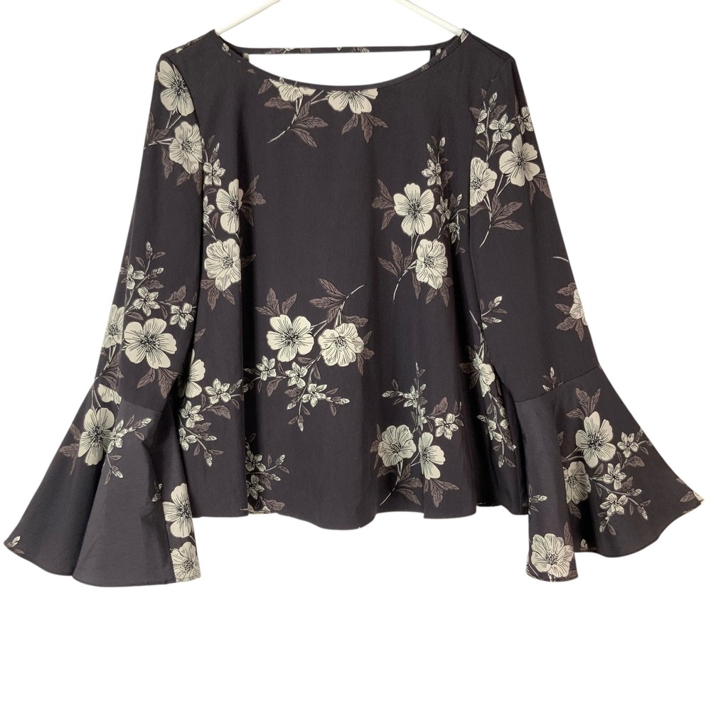 Soprano Floral Blouse S Pullover V-Neck Long Bell Sleeve Reversible Bar Detail